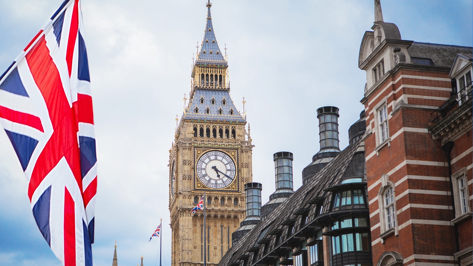 Restracker UK takes step forward on Russian fossil fuel sanctions — but exemptions ...